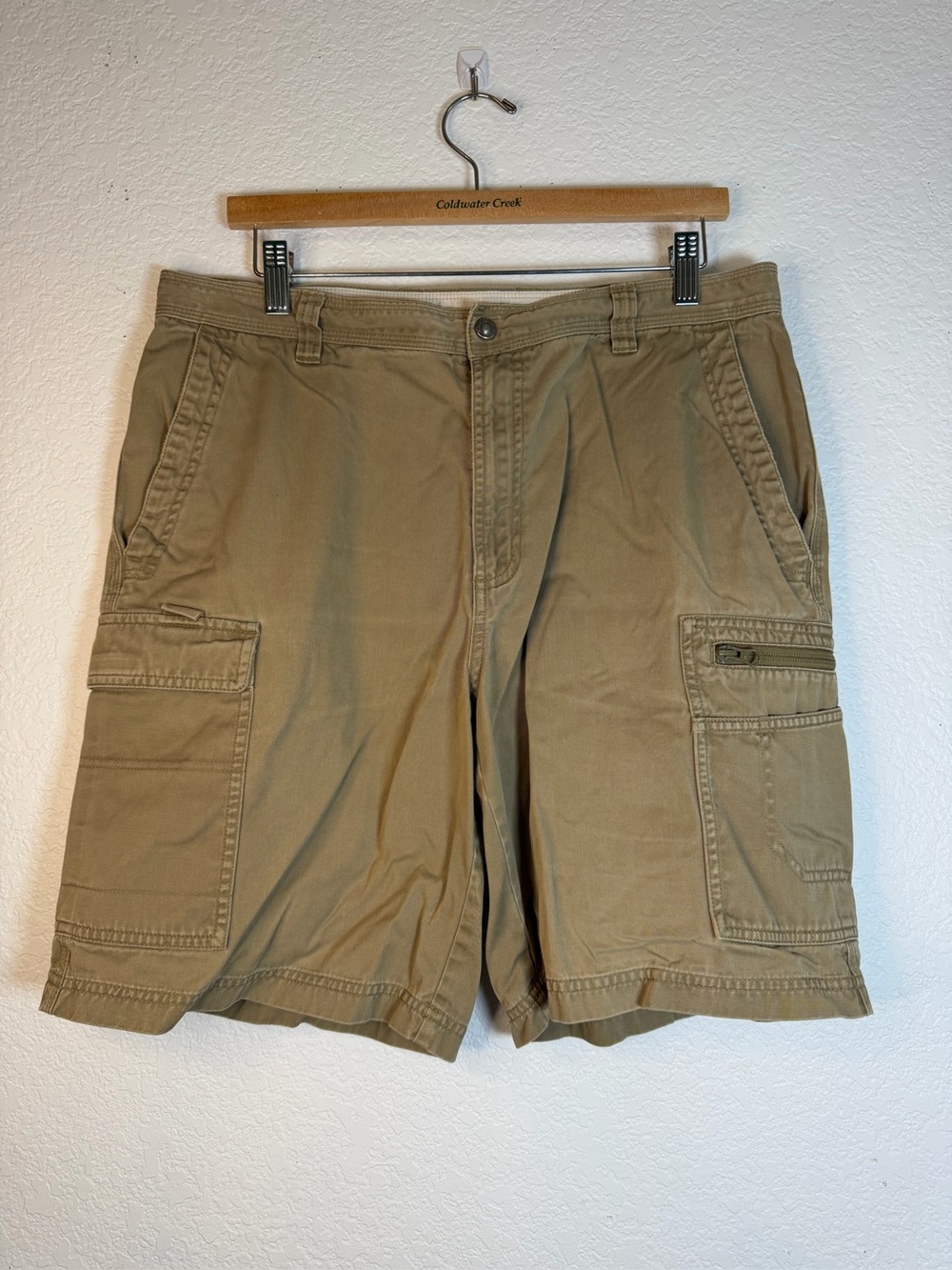 Columbia‎ Men's Cargo Shorts in Tan - Classic Utility Style, 34